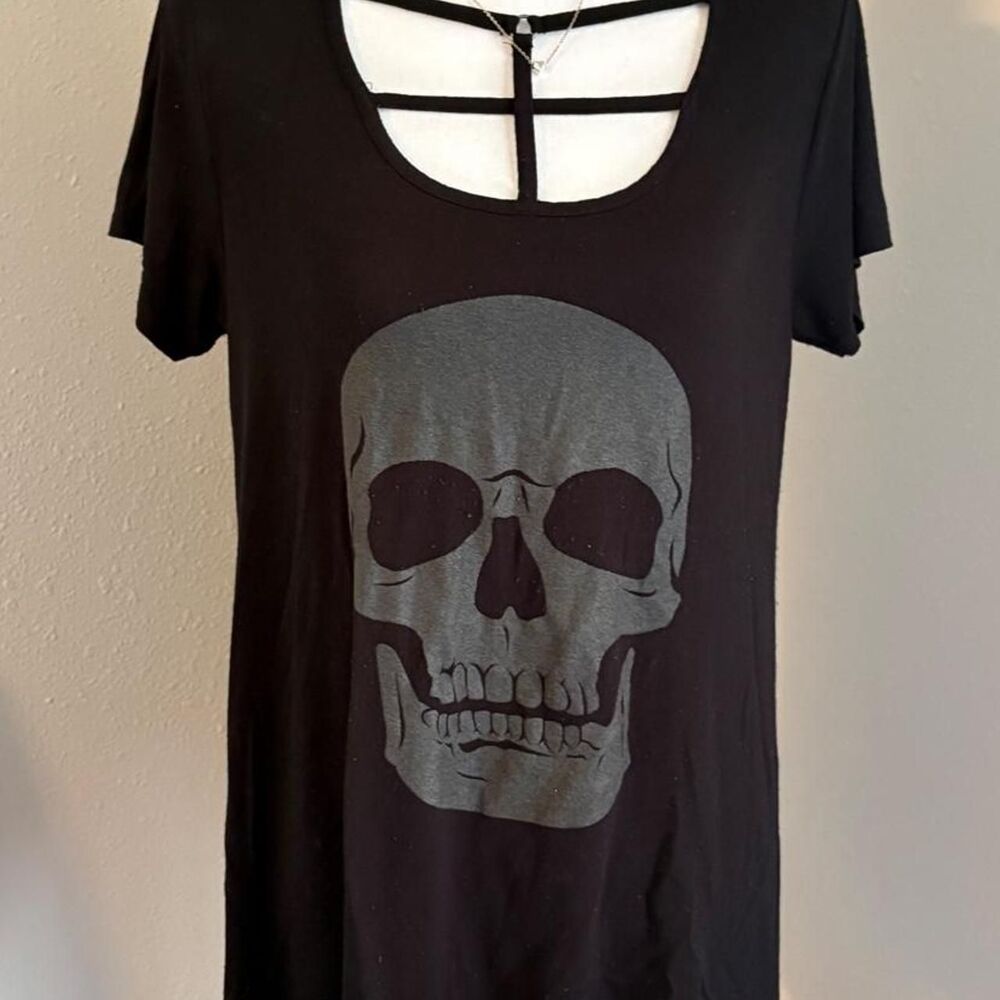 Hot-topic Women's Black T-shirt
